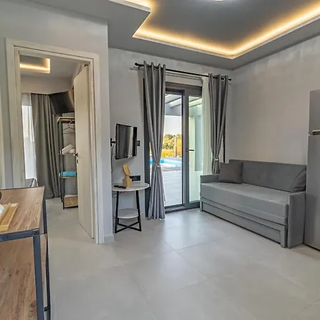 ヴィラ Assos Luxury ペフコホリ