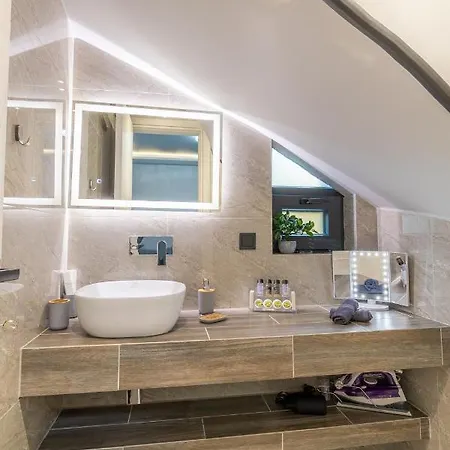 Assos Luxury ペフコホリ