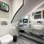 Assos Luxury *